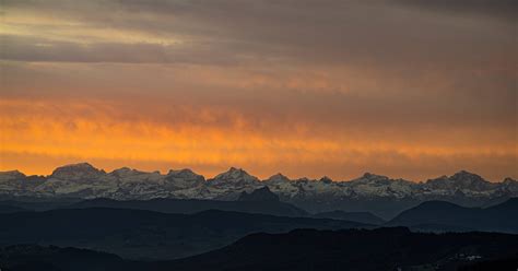 Blazing sunrise over the Swiss Alps [6048x3172] [lOC] @larsgebraad : r ...