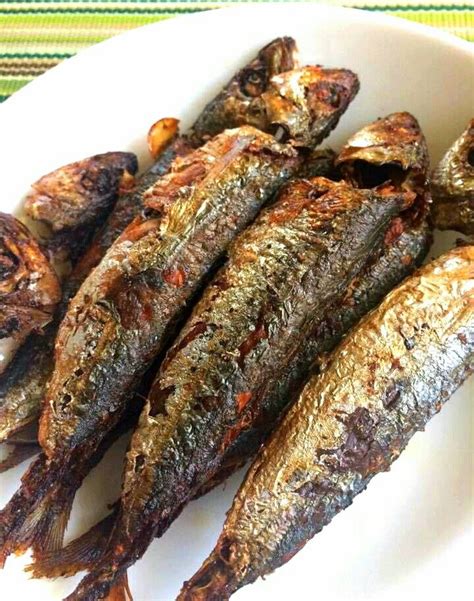 Pritong Galunggong (Fried Round Scad) Pinoy Food, Filipino Food ...