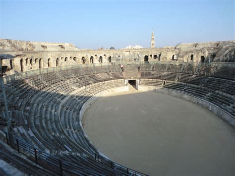 Anfiteatro de Nimes | VirTimePlace