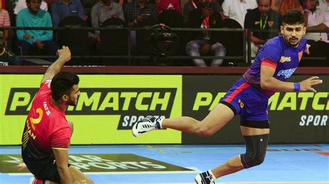 Naveen Kumar (Dabang Delhi K.C.) | Raider of the Day: December 8 | PKL ...