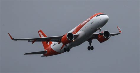 Easyjet Plane Surrounded By Police After Pilot Makes Emergency Landing