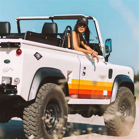 Coolnvinage Gives The Land Rover Defender D90 Retro Vibes