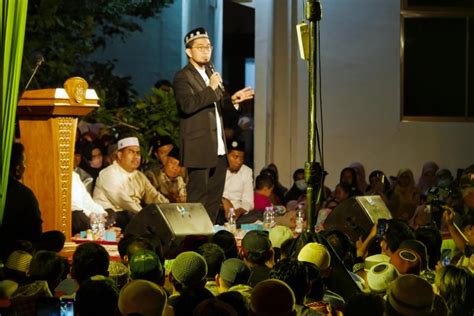 MoU dengan Ustadz Adi Hidayat, UMRI Bakal Jadi Pusat Riset Alquran di Riau - Riau Cerdas - Semua ...