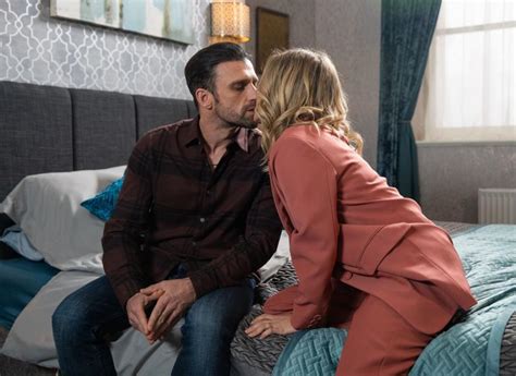 Coronation Street S Sarah To Be Caught Out In Affair Storyline