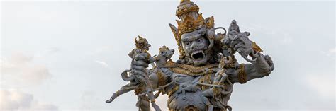 Uluwatu Temple - Home to the Macaque monkeys!