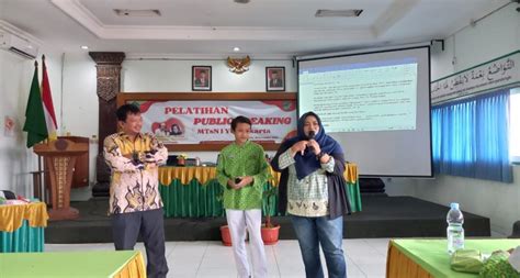 Asah Kemampuan Komunikasi MTsN 1 Yogyakarta Gelar Pelatihan Public