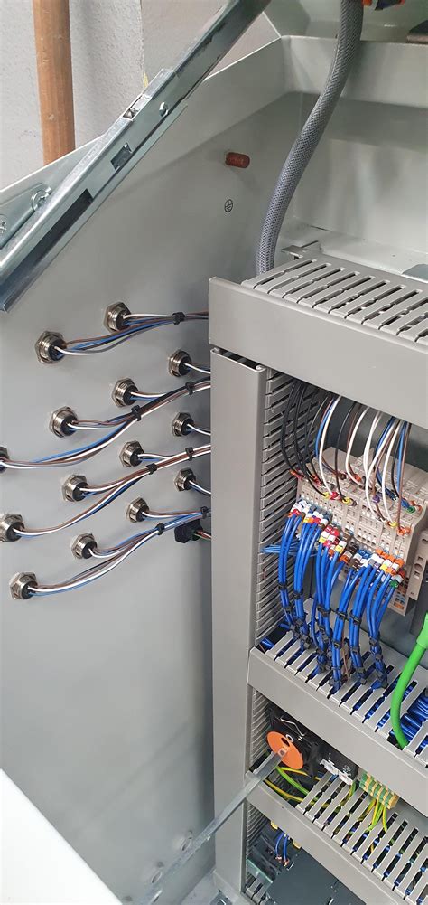 Latest console build : r/electricians