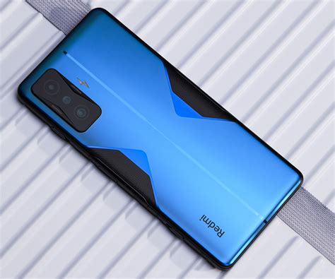 За 1 минуту доход от продаж смартфона Redmi K50 Gaming Edition составил ...