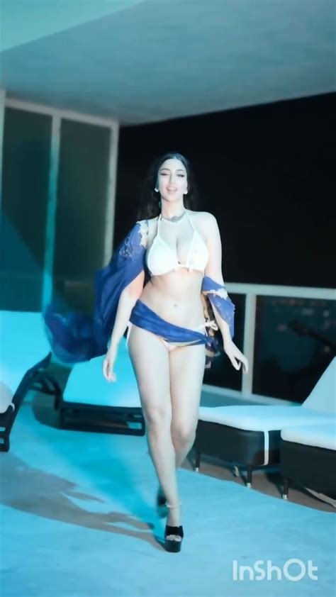 IG Sexy Model Diva Flawless Sexy Dancing In Bikini