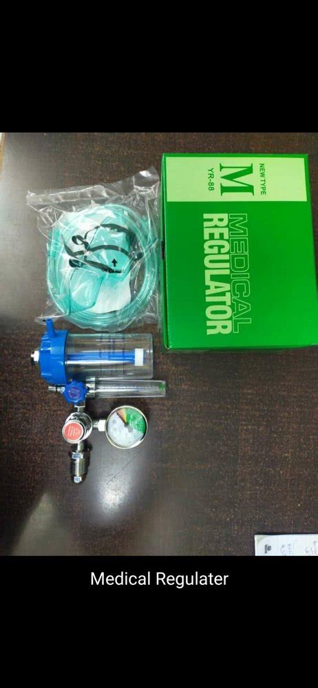 Medical Oxygen Regulator With Flow Meter Flow Rate 0 15 Lmin Rs 1300 Id 23489145391