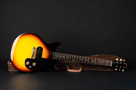 Gibson Melody Maker Double Cut Sunburst Guitarpoint