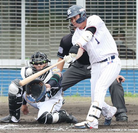 練習試合ヤ神初回2死山田は左越えソロホームランを放つ撮影椎名 航28日沖縄浦添 スポニチ Sponichi Annex 野球