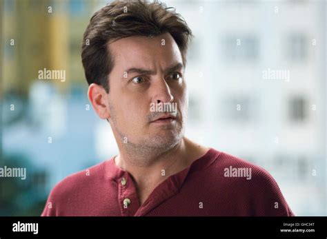 SCARY MOVIE 4 USA 2006 David Zucker Tom Logan (CHARLIE SHEEN) in a ...