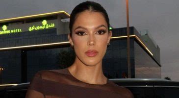 Iris Mittenaere En Lingerie L Ancienne Miss France Et Miss Univers
