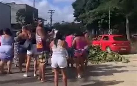 Moradores De Cabo Frio Protestam Por Falta De Energia Ap S Temporal