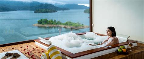 Luxury Jacuzzi Villa Mountain Shadows Resort Wayanad