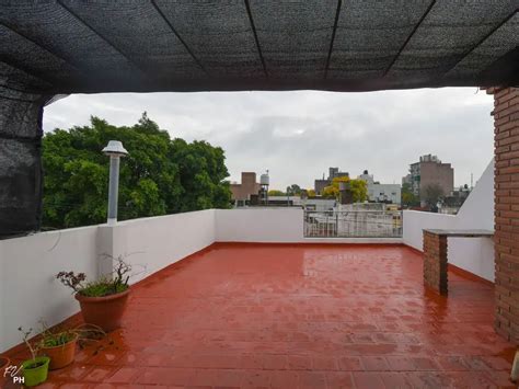 Venta Casa 24 años 3 dormitorios 112m2 1 cochera Valdés 1300 Barrio