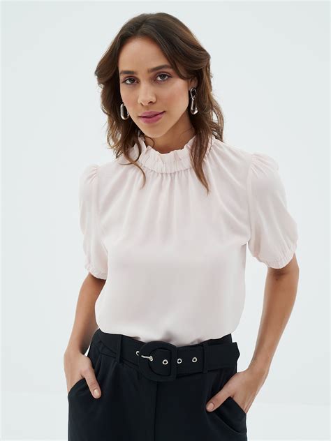 Blusa Em Crepe Babadinhos Gola Nude P A Concept