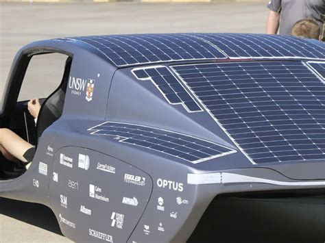 Pourquoi cette voiture électrique solaire fait rêver à l autonomie