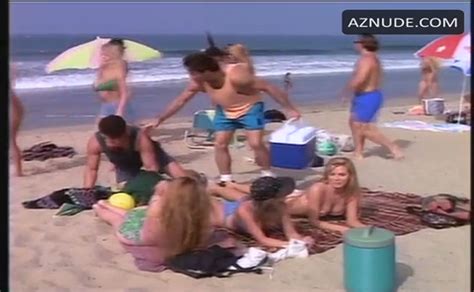 Cindy Margolis Bikini Scene In Baywatch AZNude