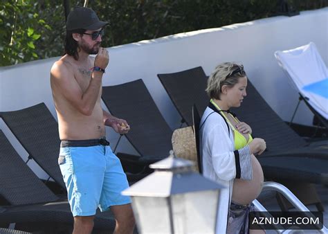 Kate Hudson Sexy In A Neon Yellow Two Piece Bikini With Danny Fujikawa