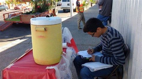 Facebook Joven Conmueve A Usuarios Por Vender Tacos Y Estudiar Al