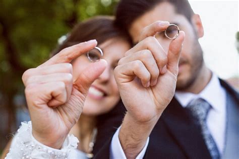 Venta En Que Mano Van Los Anillos De Boda En Stock