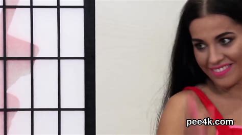 Luscious Honey Gets Her Soft Pussy Total Of Warm Piss And Bursts