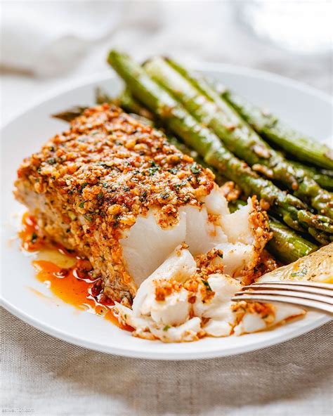 Parmesan Crusted Baked Halibut Fish | Fish recipes healthy, Halibut recipes, Fish dinner recipes