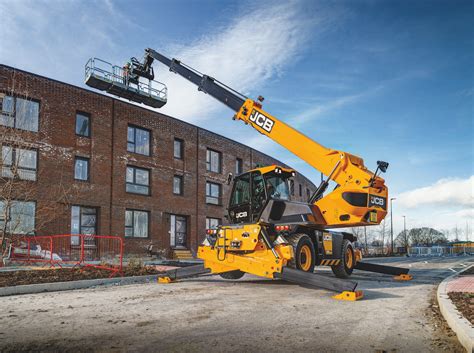 Jcb Unveils Its Tallest Telehandler The Rotating R Top Build Homes