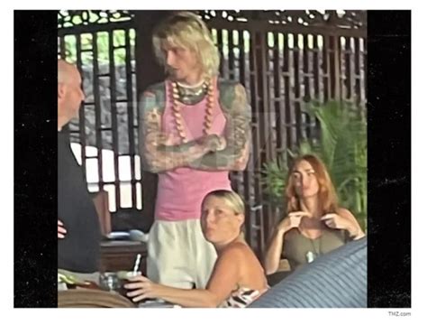 Megan Fox reaparece con Machine Gun Kelly en Hawái pese a insistentes