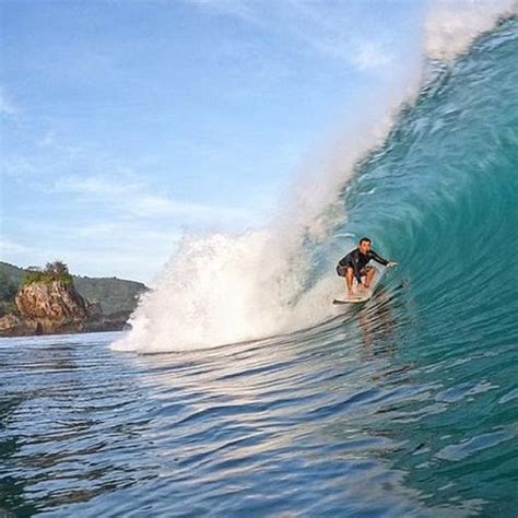 Surfista Baiano M Rcio Freire Morre Em Onda Gigante De Nazar Em