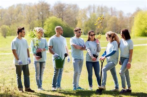 Premium Photo Volunteering Charity People And Ecology Concept