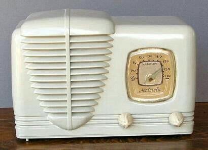 Pin By John Zumpano On Deco Nouveau Vintage Radio Art Deco Clock