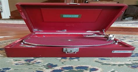 Any info on Electrola portable model? : Phonographs