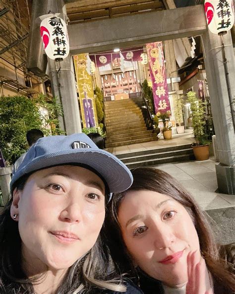 野々村友紀子さんのインスタグラム写真 野々村友紀子instagram「大阪にいるときから仲良しの友近と久しぶりにごはん 新橋の路地の