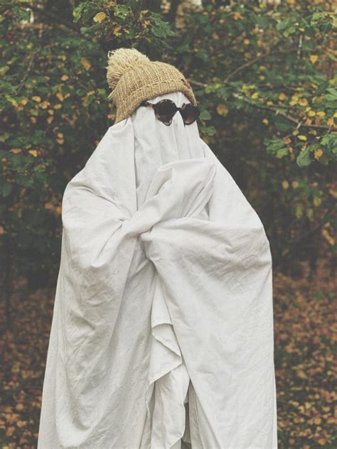 Ghost Photo Shoot: The Greatest Fall Trend Yet. | Photography