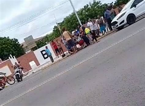 Motociclista Morre Ap S Colidir Contra Poste