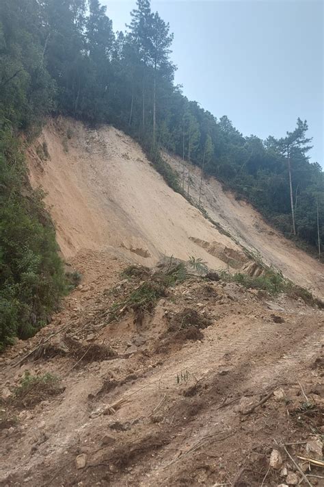 Der Pr Inicia Recupera O Do Trecho Deslizamento De Terra Na Pr