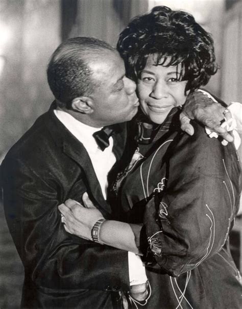 Louis Armstrong Com Ella Fitzgerald Em 1957 Durante O Concerto Que