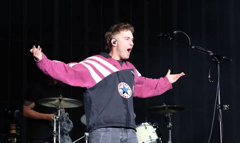 Sam Fender Fans Go Wild As He Arrives On St James Park Stage To