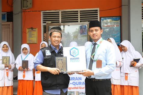 Distribusi Wakaf Al Quran Hasmi Peduli Ke Ponpes Al Azami Cianjur