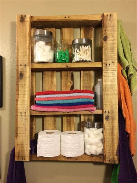 DIY Pallet Bathroom Wall Hanging Shelf | 101 Pallets