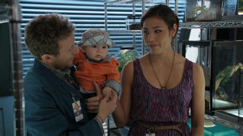 Angela & Hodgins - 7x01 - The Memories in the Shallow Grave - Angela ...