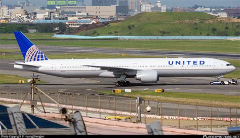 N2534U United Airlines Boeing 777 322ER Photo By HuangChengJen ID