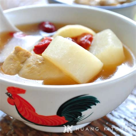 Chinese White Radish Soup 白萝卜汤 Huang Kitchen