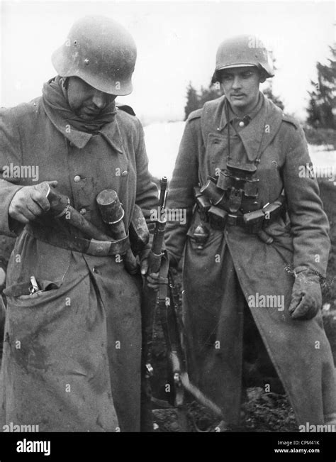 Deutsche Soldaten An Der Ostfront 1944 Stockfotografie Alamy