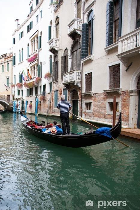 Wall Mural Gondola En Venecia Pixers Uk