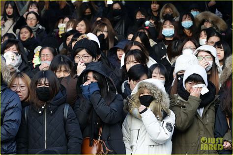 Jonghyuns Funeral Attended By His Shinee Bandmates Photo 4003484