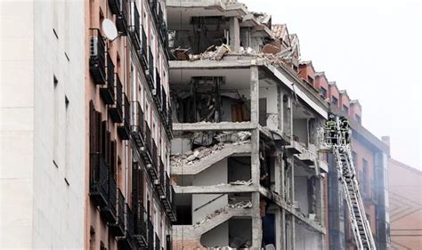 Explosión De Madrid Tres Muertos En Una Explosión Que Destruyó Un Edificio Y Arrojó Humo Sobre